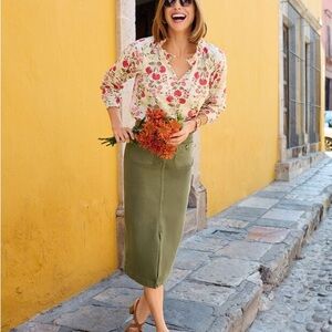 Talbots Side Button Ditsy Trail Blouse, Floral Pink Stripe Accent Size‎ Small